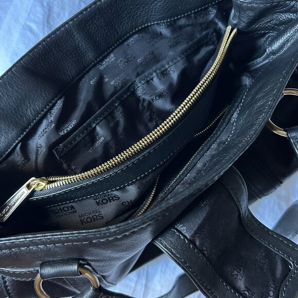 Michael Kors Black Leather Shoulder Bag - Picture 5 of 6